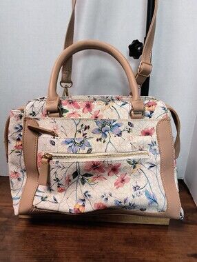 Floral Purse With Crossbody Strap And Lots Of Pockets